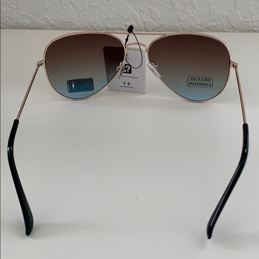 ๐ ๐ SUNGLASSES - Picture 3 of 7